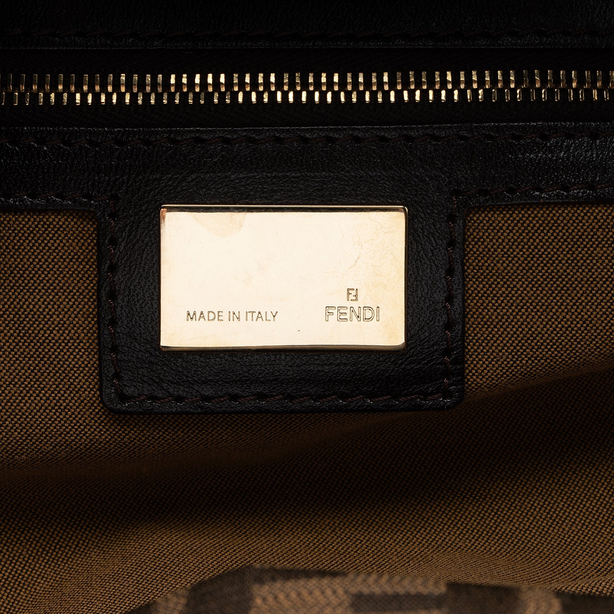 Fendi Zucca Chef Large Tote (SHF-YB3b1E)