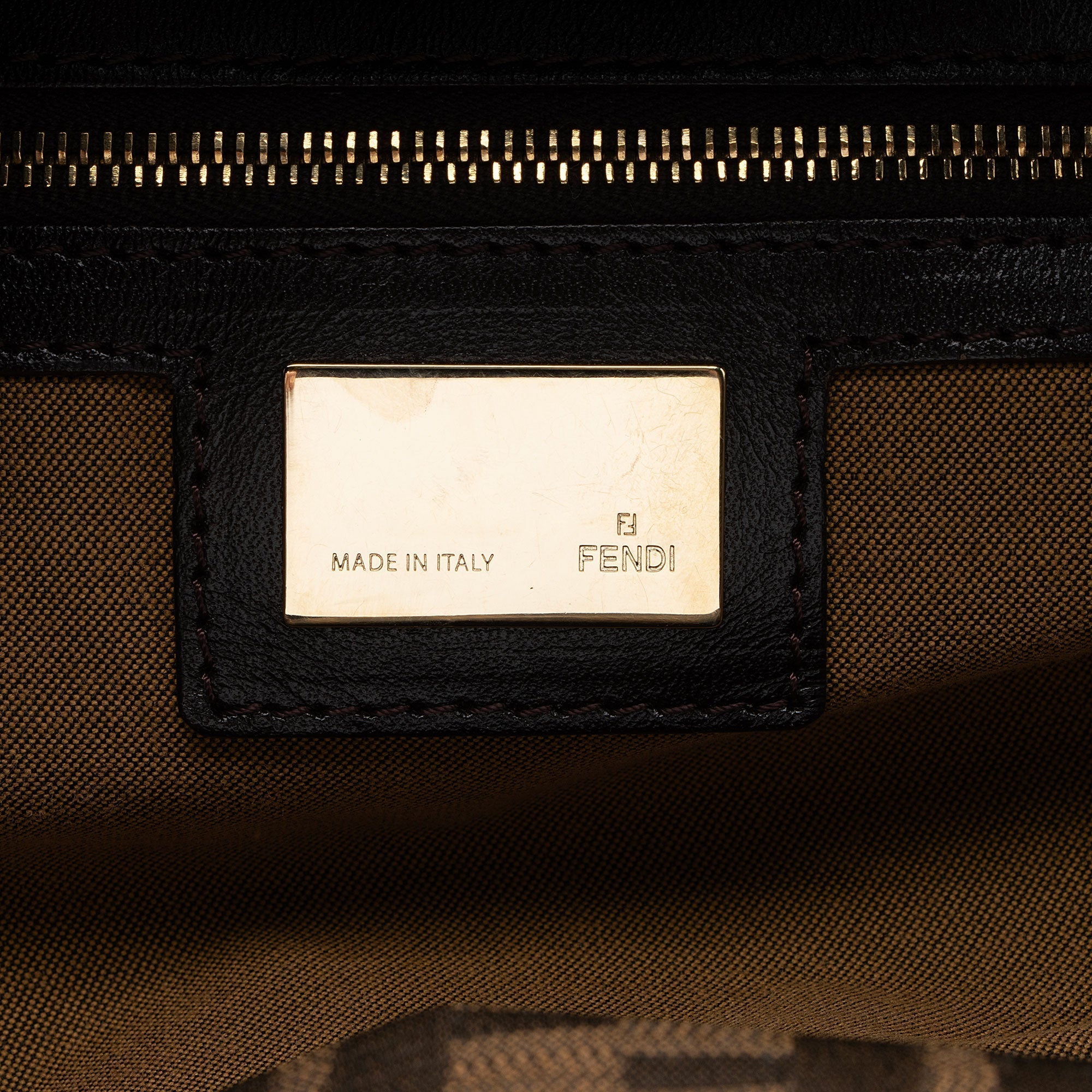 Fendi Zucca Chef Large Tote (SHF-YB3b1E)