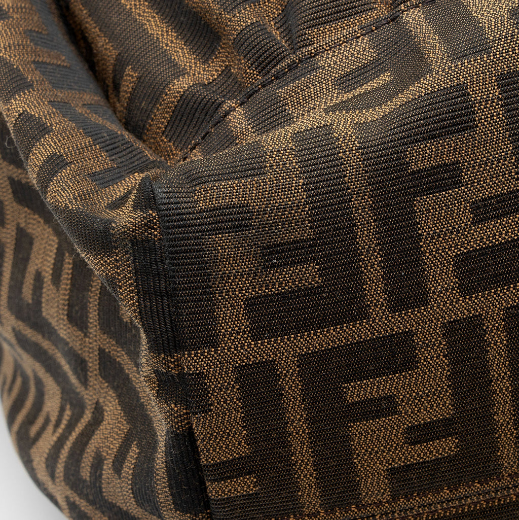 Fendi Zucca Chef Pocket Large Tote (SHF-8gWlAc)