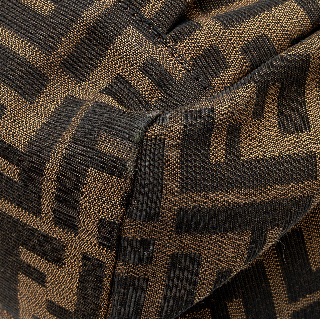 Fendi Zucca Chef Pocket Large Tote (SHF-8gWlAc)