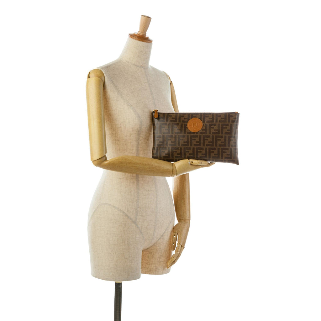 Fendi Zucca Clutch (SHG-PXmJ8h)