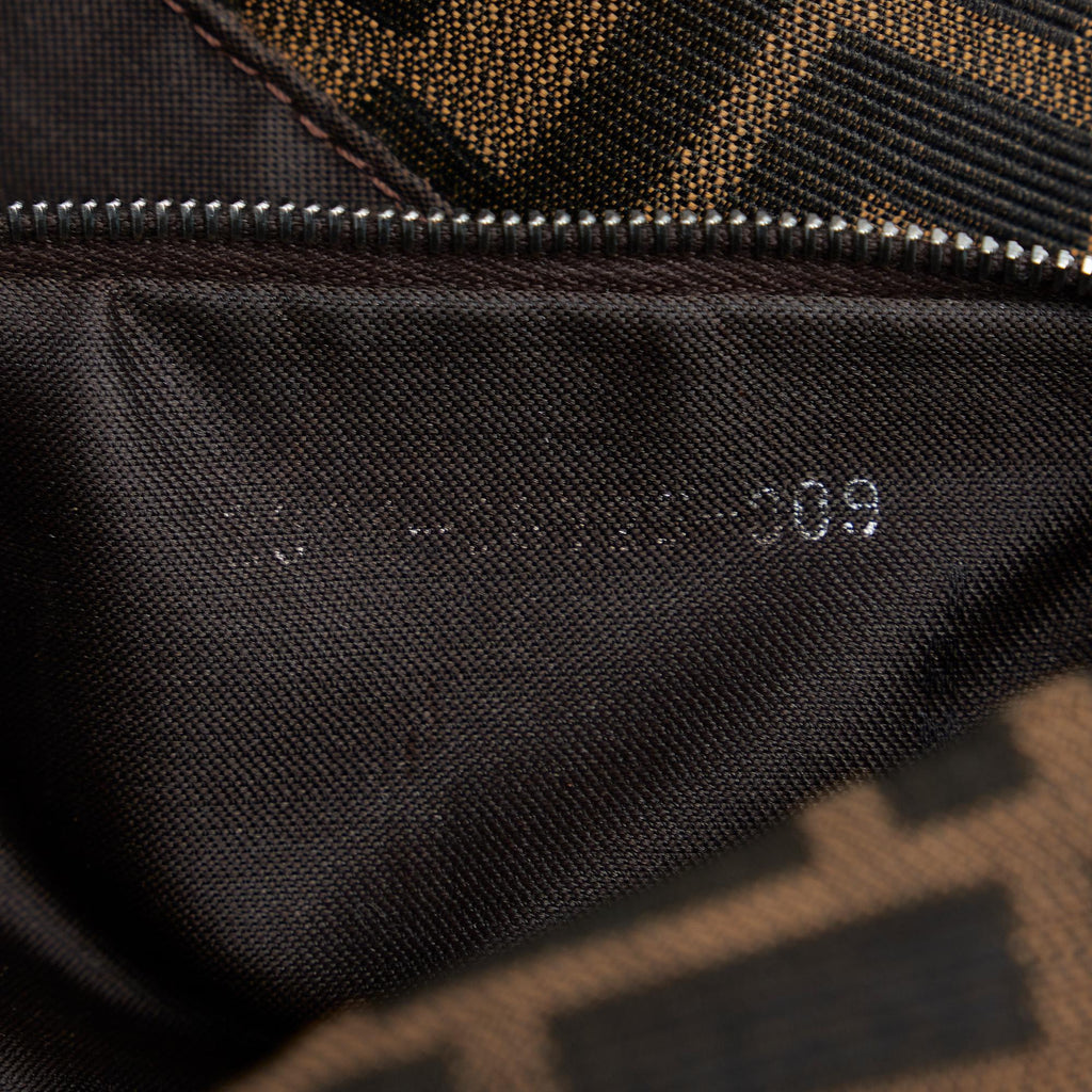 Fendi Zucca Double Flap Baguette (SHG-grLUIg)
