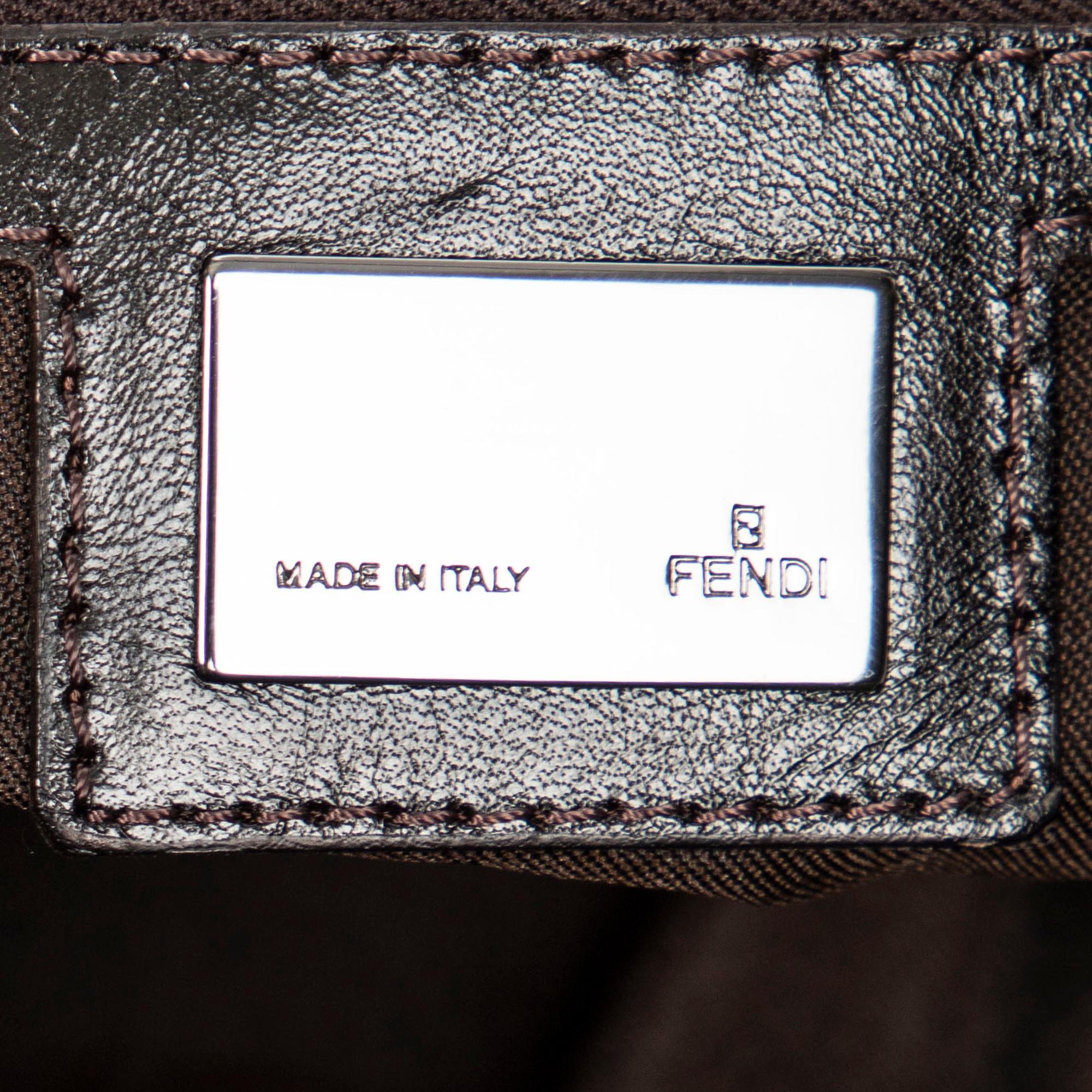 Fendi Zucca Double Flap Baguette (SHG-c4kHsH)