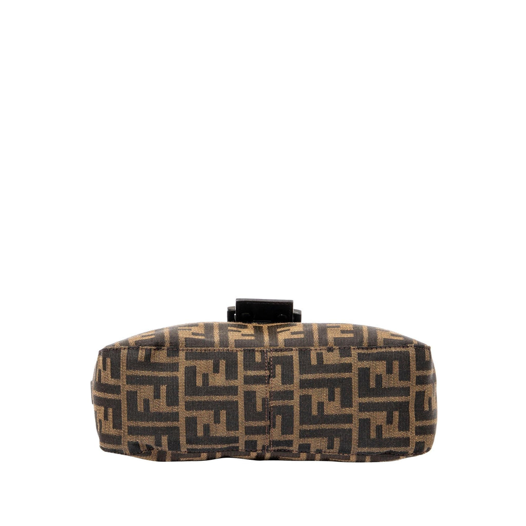 Fendi Zucca Double Flap Baguette (SHG-c4kHsH)