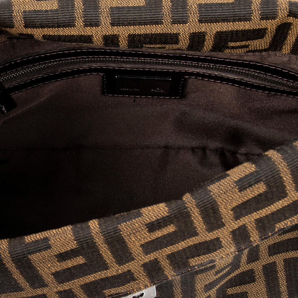Fendi Zucca Double Flap Baguette (SHG-c4kHsH)