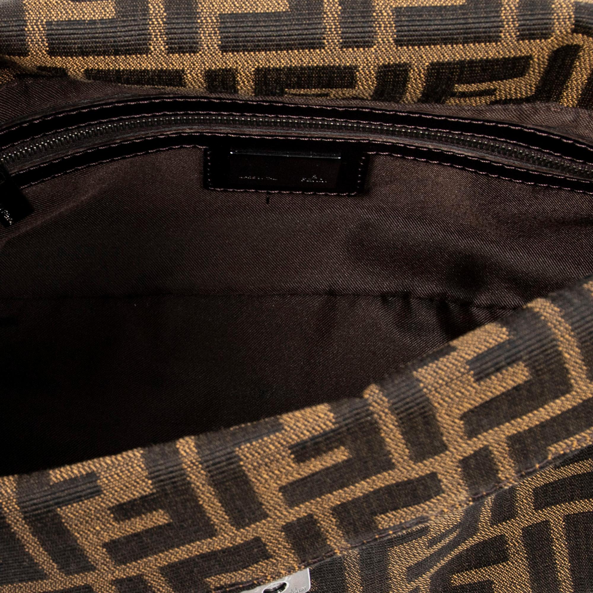 Fendi Zucca Double Flap Baguette (SHG-c4kHsH)