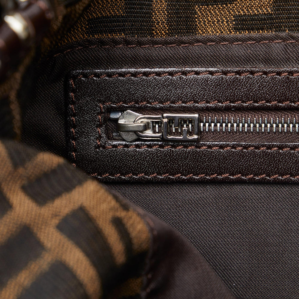 Fendi Zucca Double Flap Baguette (SHG-DmHE3n)