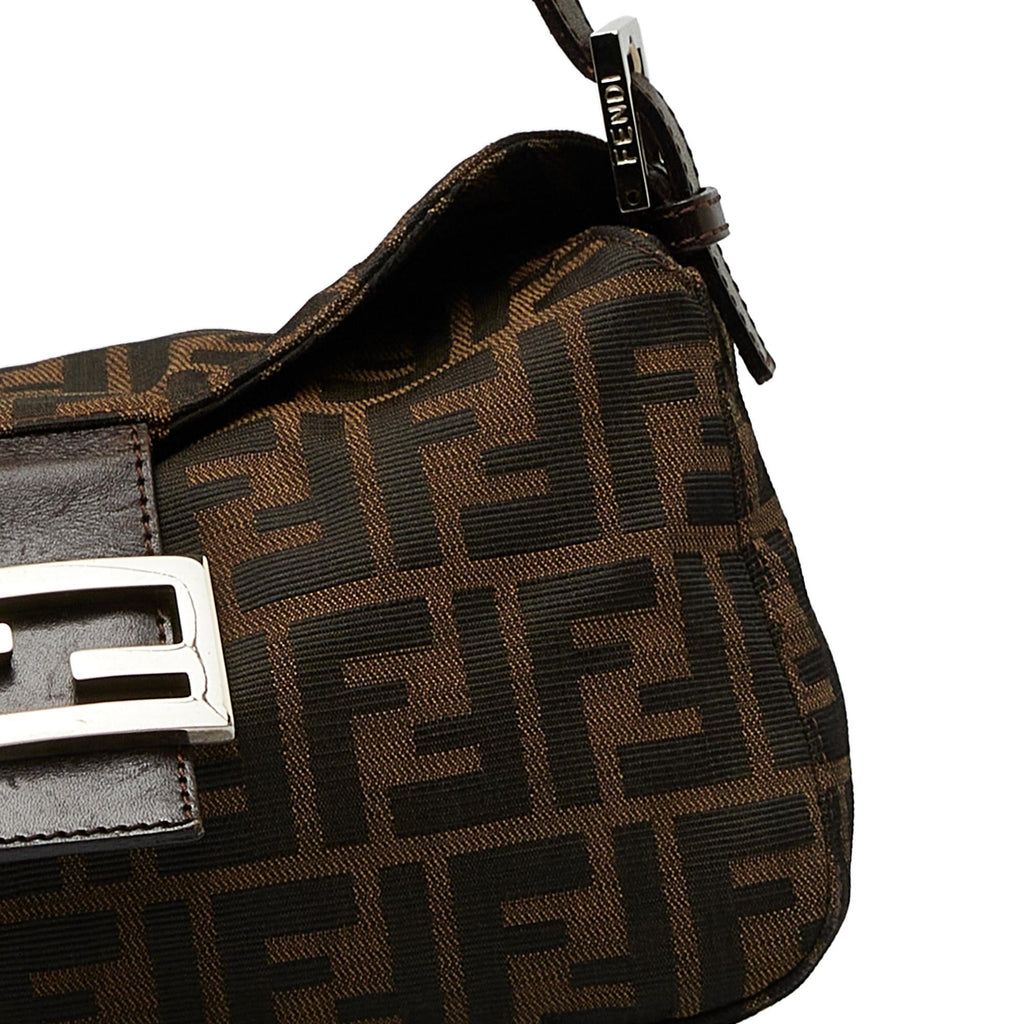 Fendi Zucca Double Flap Baguette (SHG-DmHE3n)