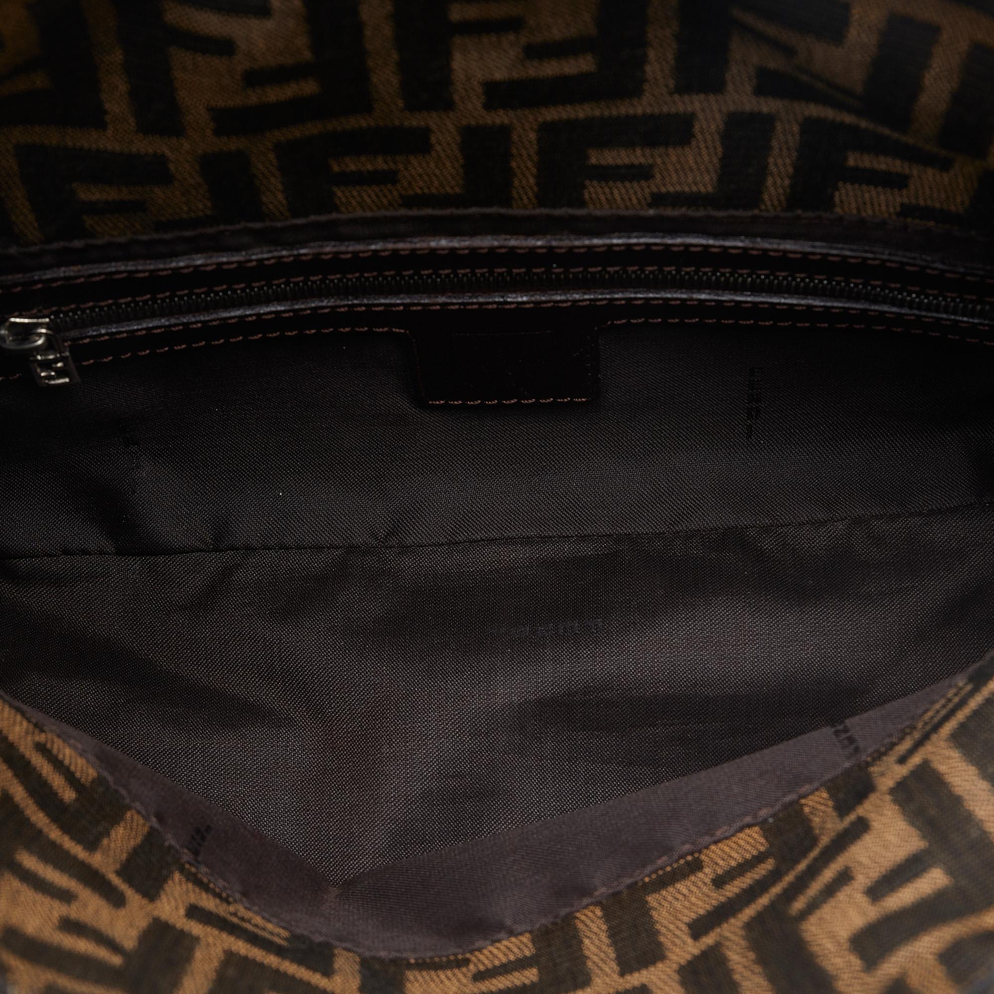 Fendi Zucca Double Flap Baguette (SHG-DmHE3n)