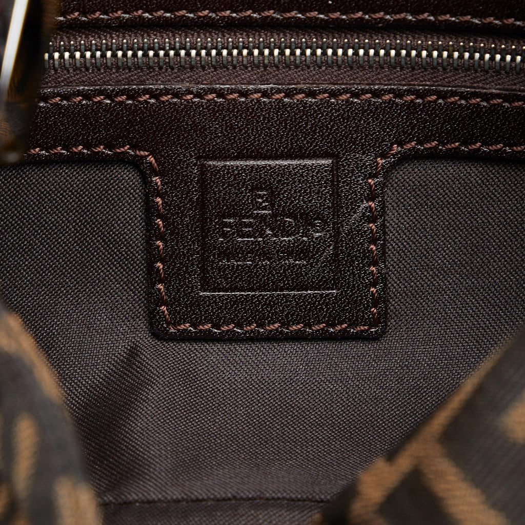 Fendi Zucca Double Flap Baguette (SHG-DmHE3n)