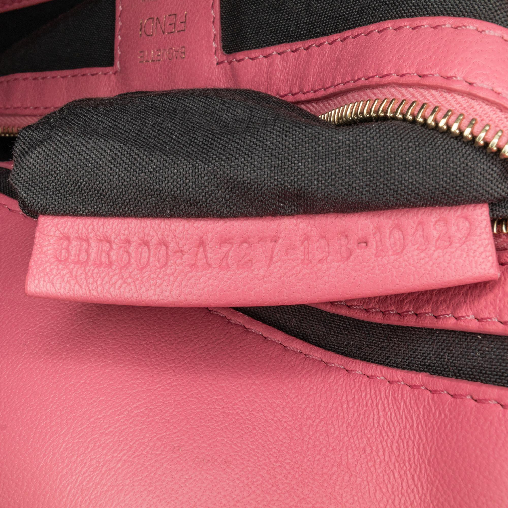 Fendi Zucca Embossed Baguette Satchel (SHG-dNovMe)
