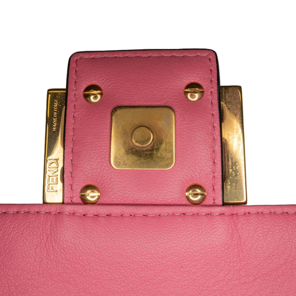 Fendi Zucca Embossed Baguette Satchel (SHG-dNovMe)