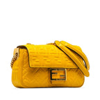 Fendi Zucca Embossed Chain Midi Baguette (SHG-eLWxI9)