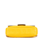 Fendi Zucca Embossed Chain Midi Baguette (SHG-cFziRb)