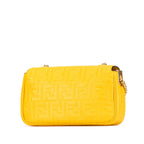 Fendi Zucca Embossed Chain Midi Baguette (SHG-cFziRb)