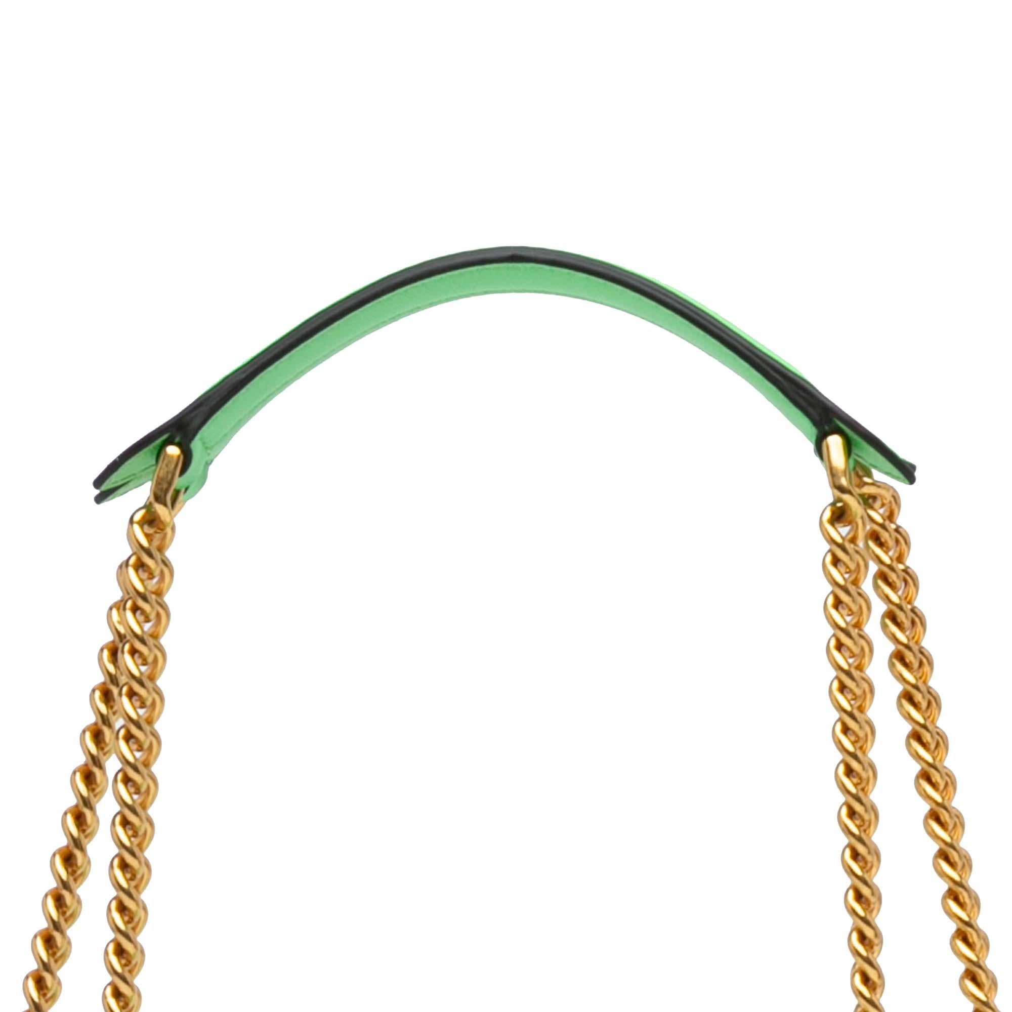 Fendi Zucca Embossed Chain Midi Baguette (SHG-KB1MMj)