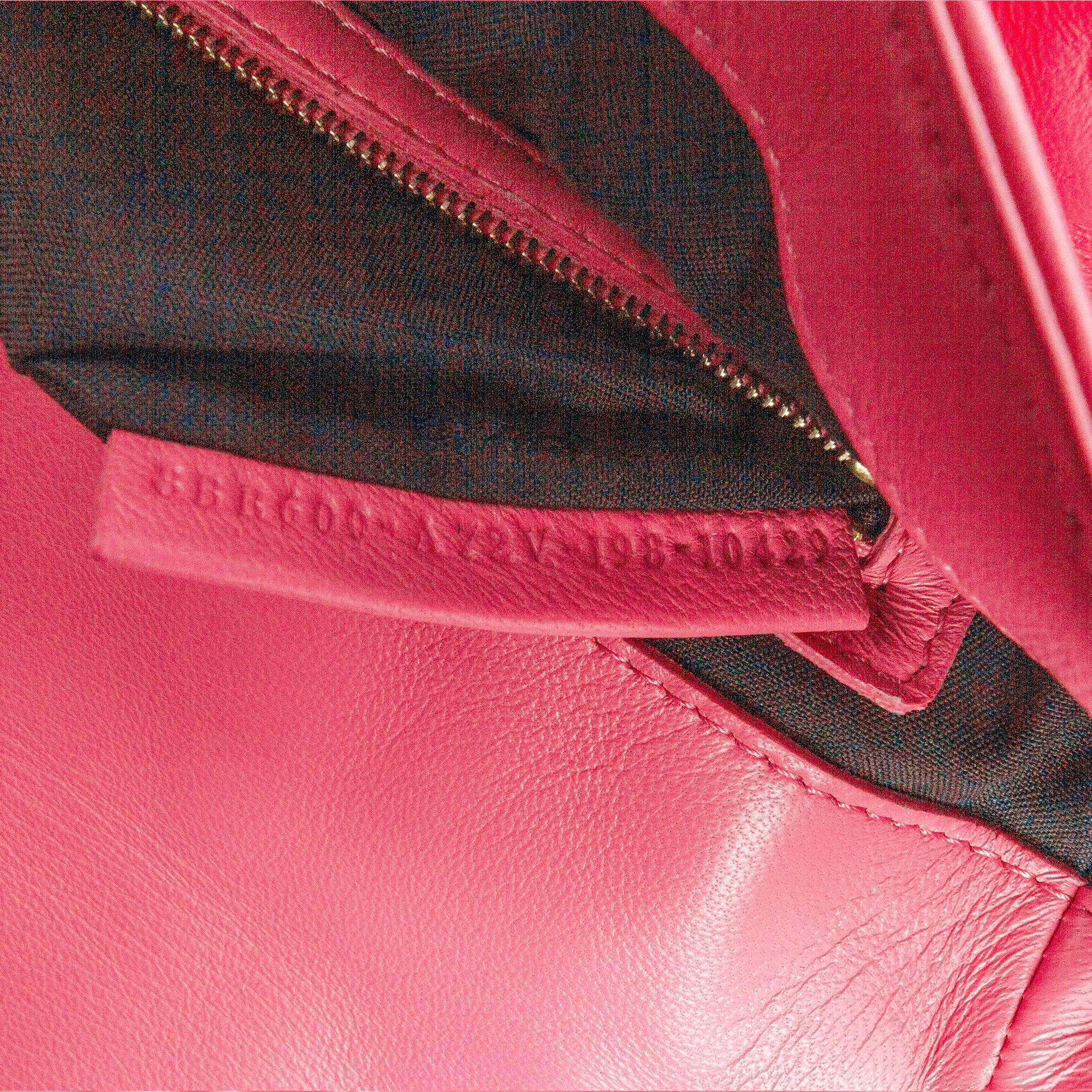 Fendi Zucca Embossed Leather Baguette Satchel (SHG-HnRyP4)