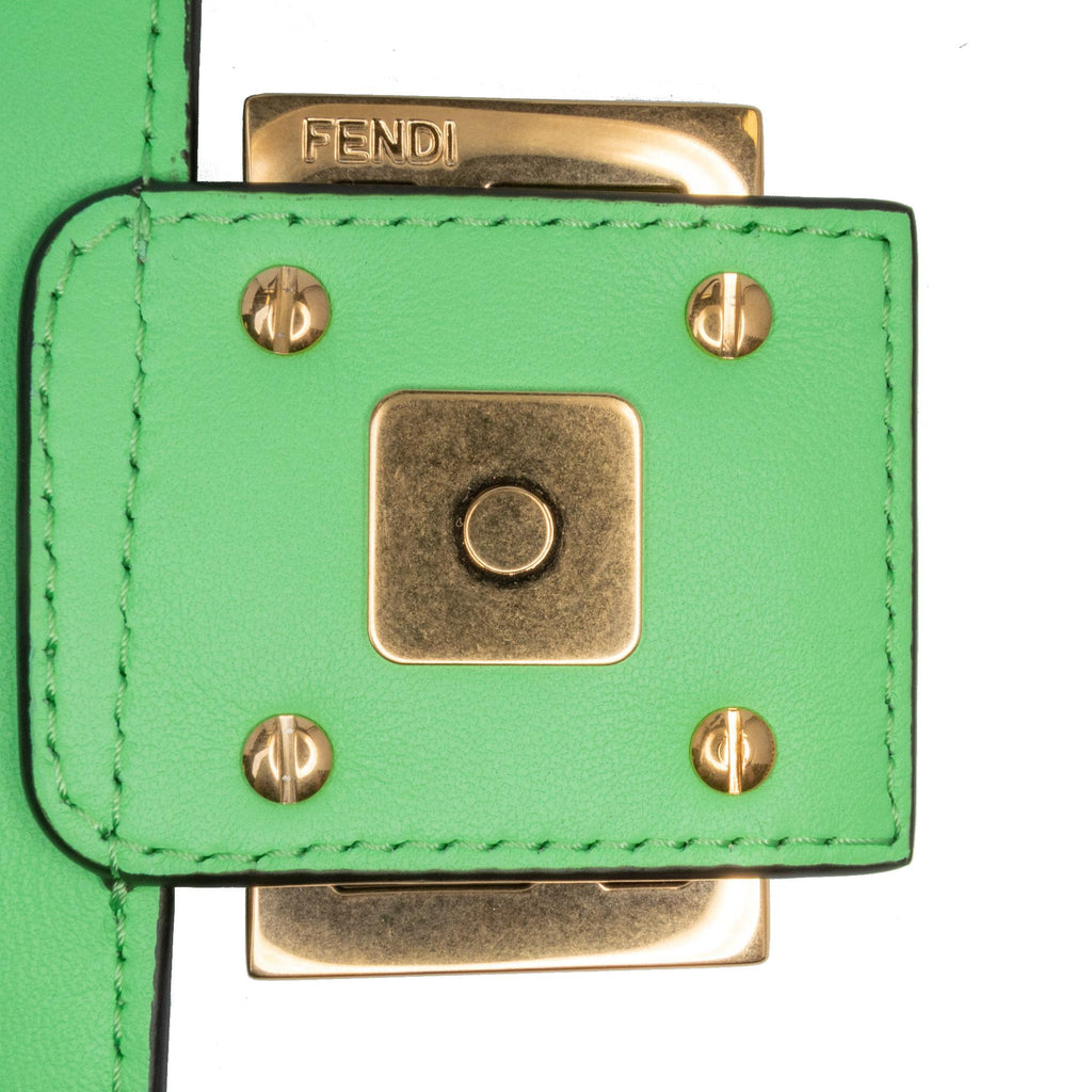 Fendi Zucca Embossed Leather Chain Midi Baguette (SHG-zuLes4)