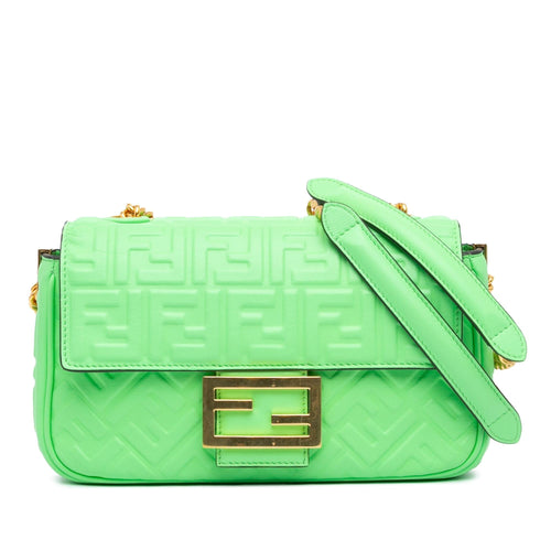 Fendi Zucca Embossed Leather Chain Midi Baguette (SHG-dpPjua)