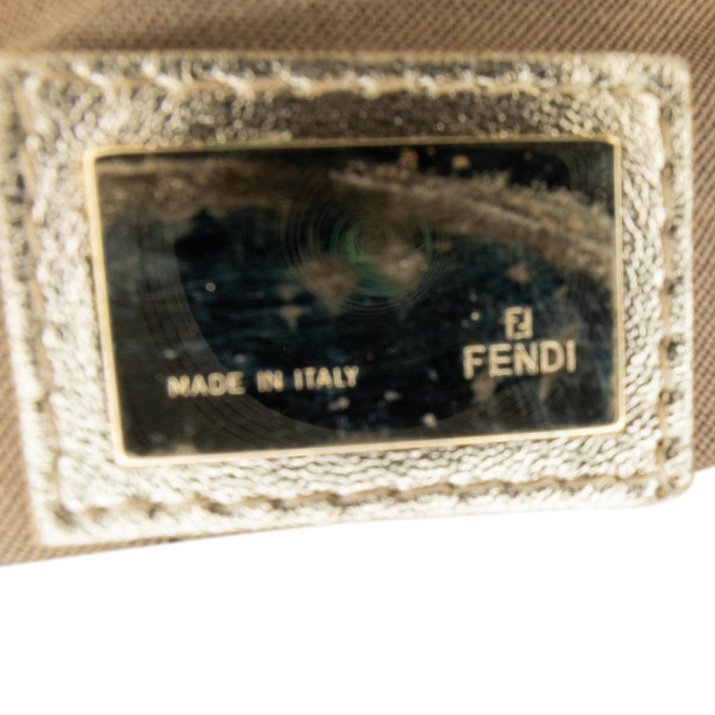 Fendi Zucca Embossed Leather Chef Flap (SHG-mTgdEi)