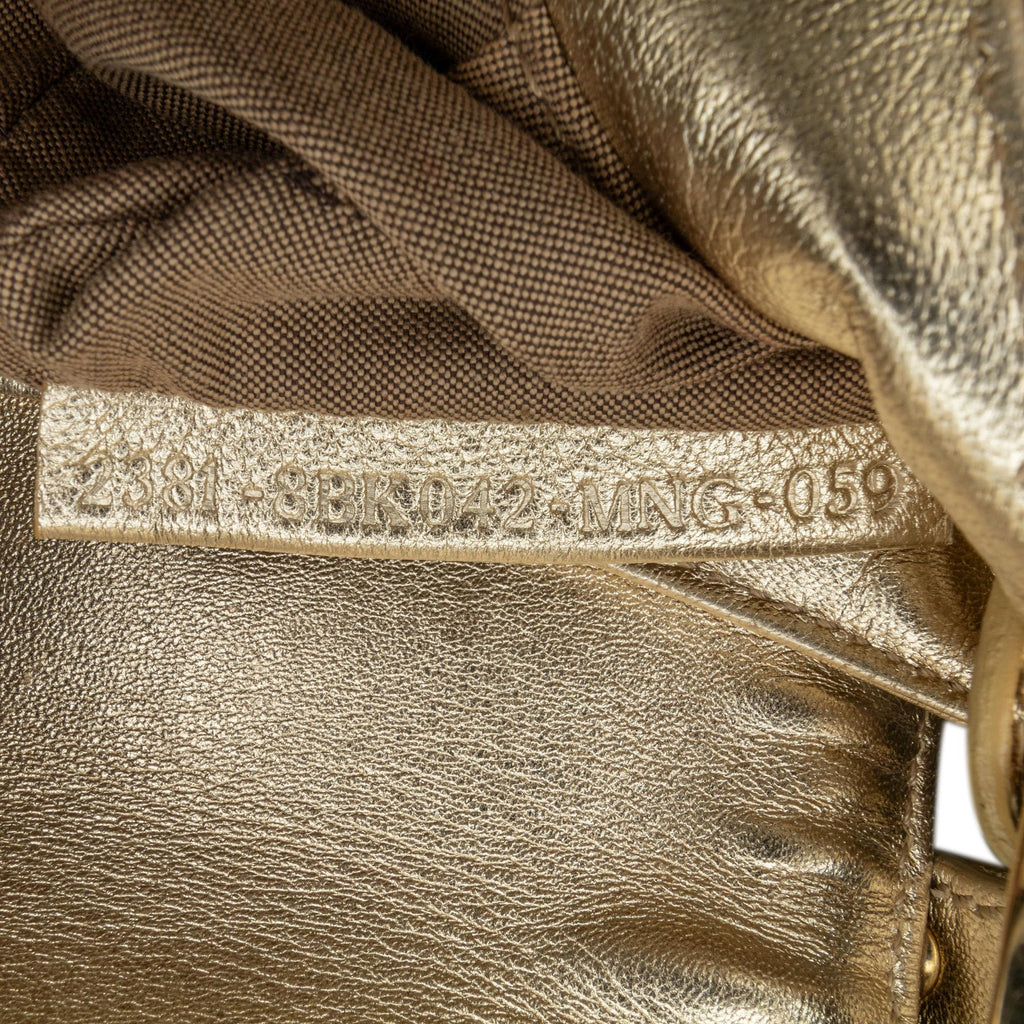 Fendi Zucca Embossed Leather Chef Flap (SHG-mTgdEi)