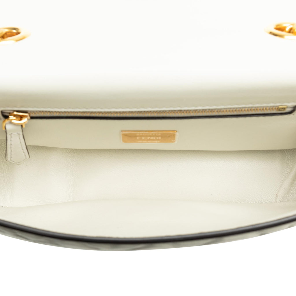 Fendi Zucca Embossed Midi Baguette (SHG-p7ykR5)