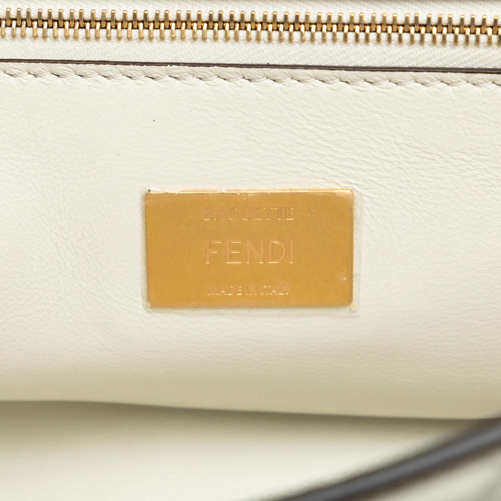 Fendi Zucca Embossed Midi Baguette (SHG-p7ykR5)