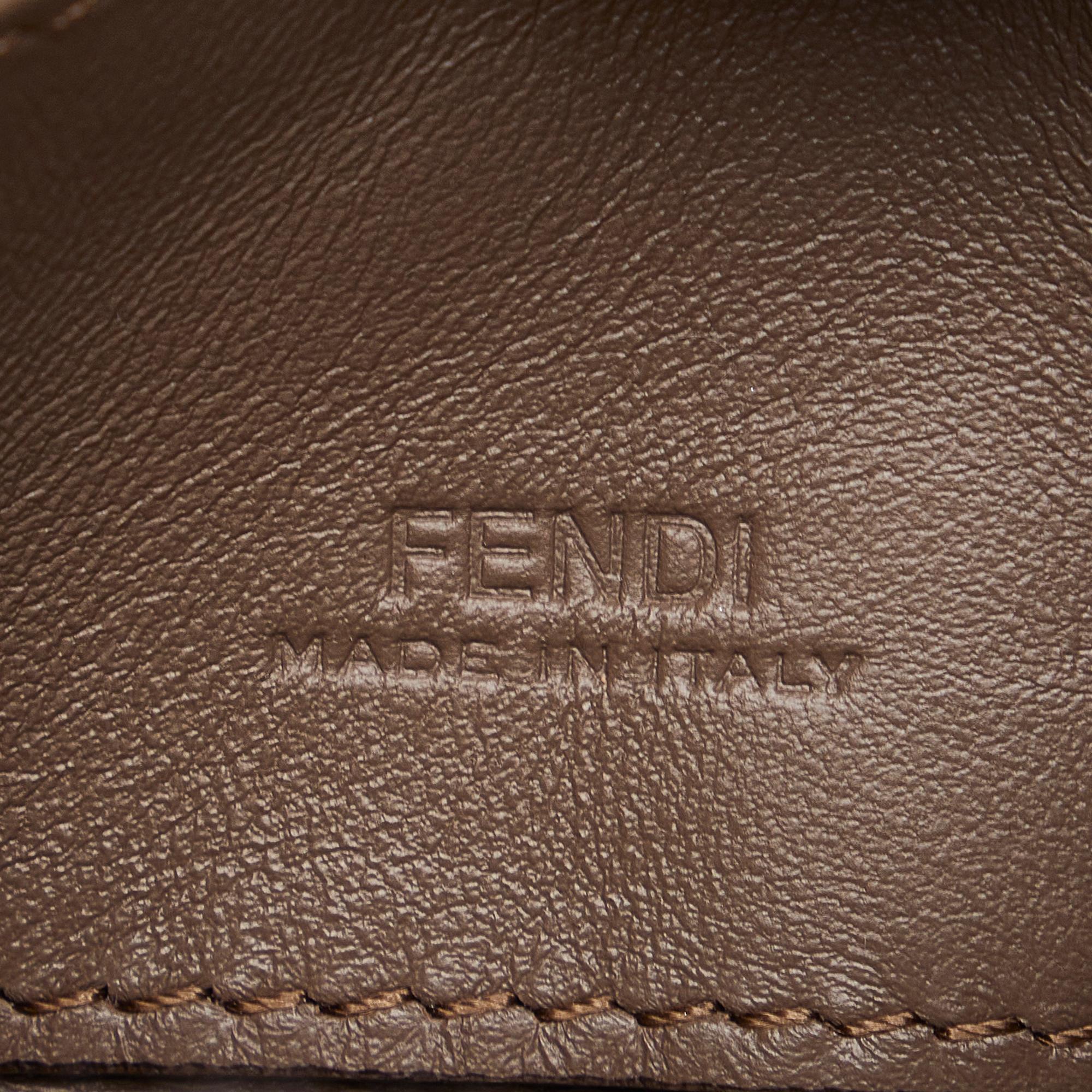 Fendi Zucca Embossed Nano Baguette Charm (SHG-5xIQXU)