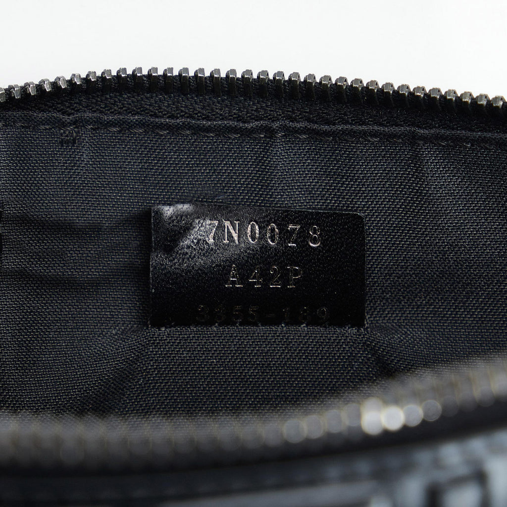 Fendi Zucca Embossed Zip Pouch (SHG-ocVOj7)