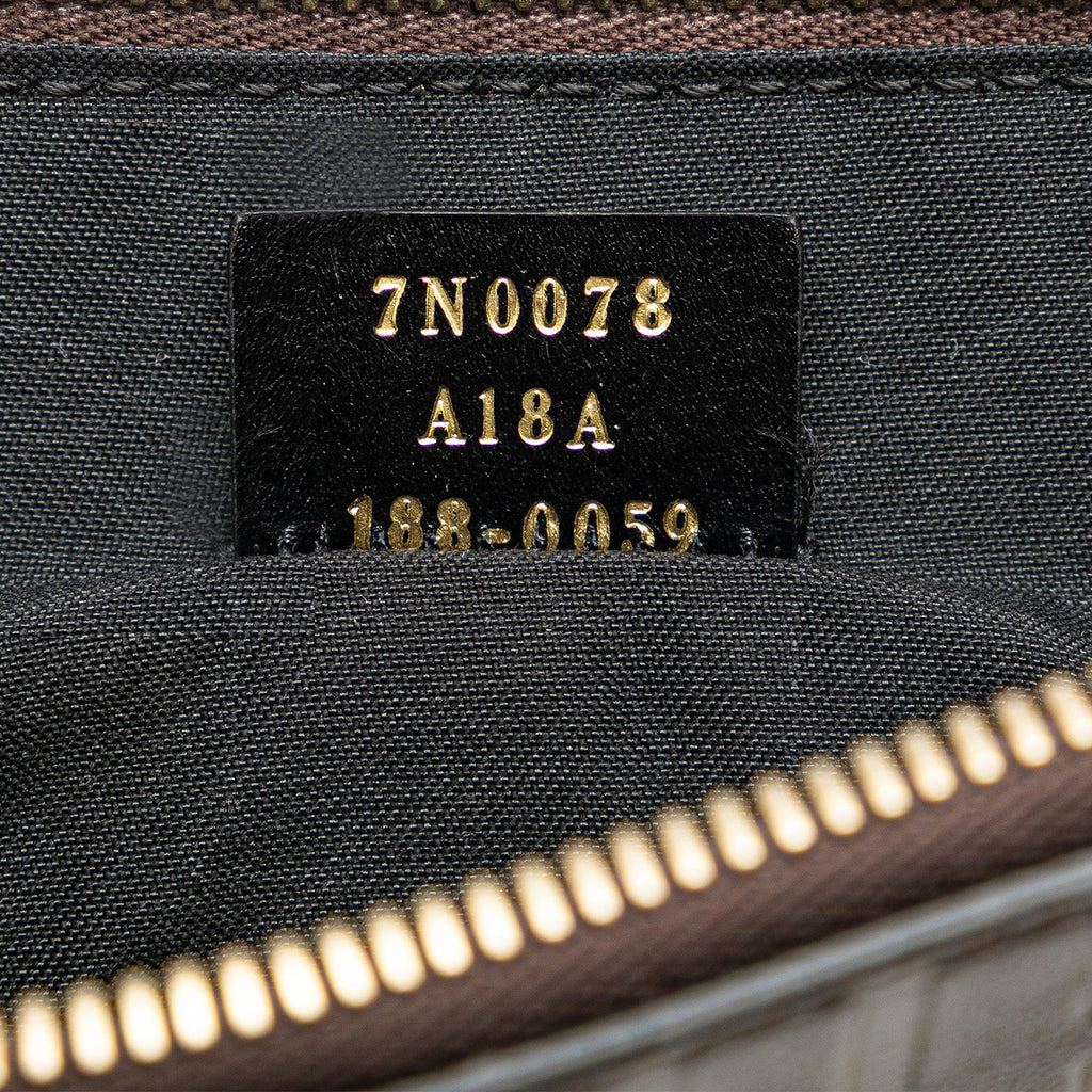 Fendi Zucca Embossed Zip Pouch (SHG-pMFnGr)