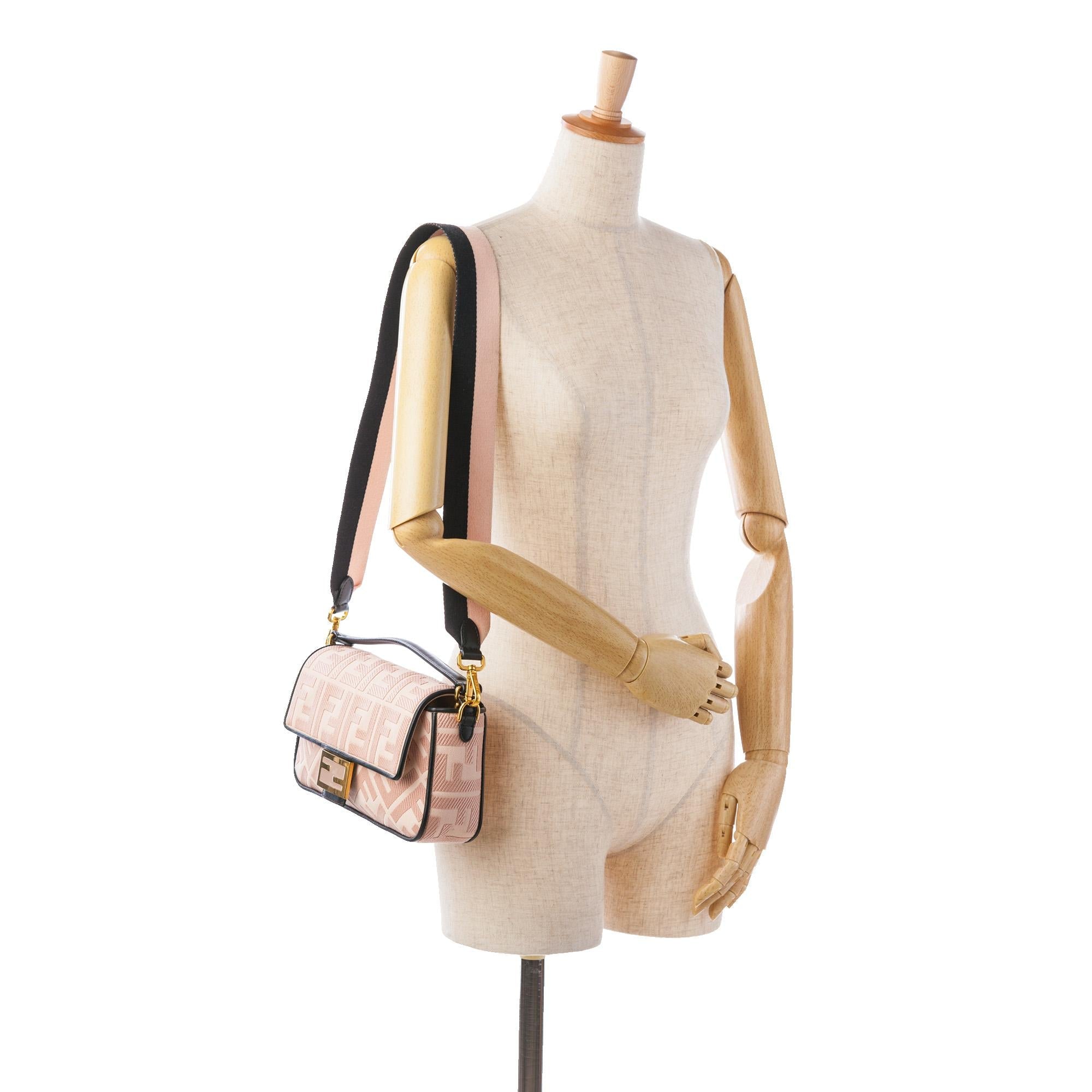 Fendi Zucca Embroidered Baguette Satchel (SHG-5WGn2V)
