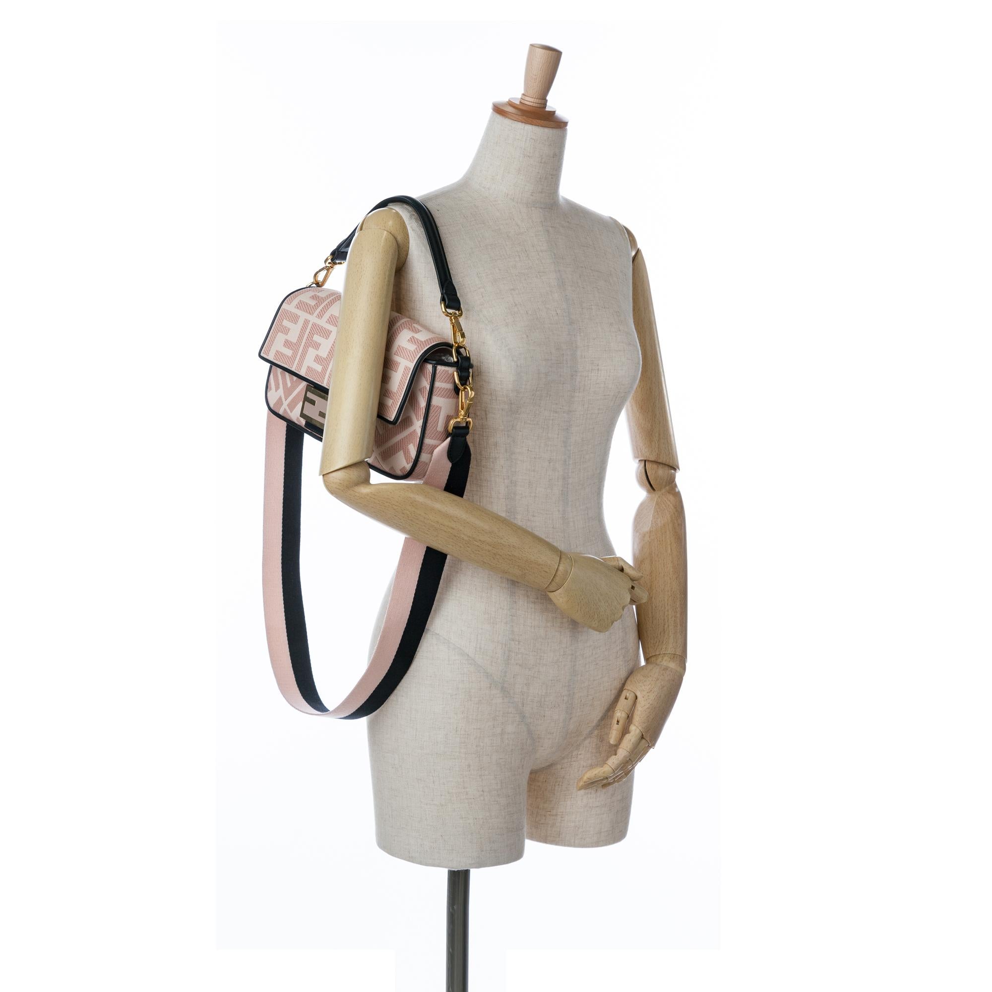 Fendi Zucca Embroidered Baguette Satchel (SHG-3Y1aJA)