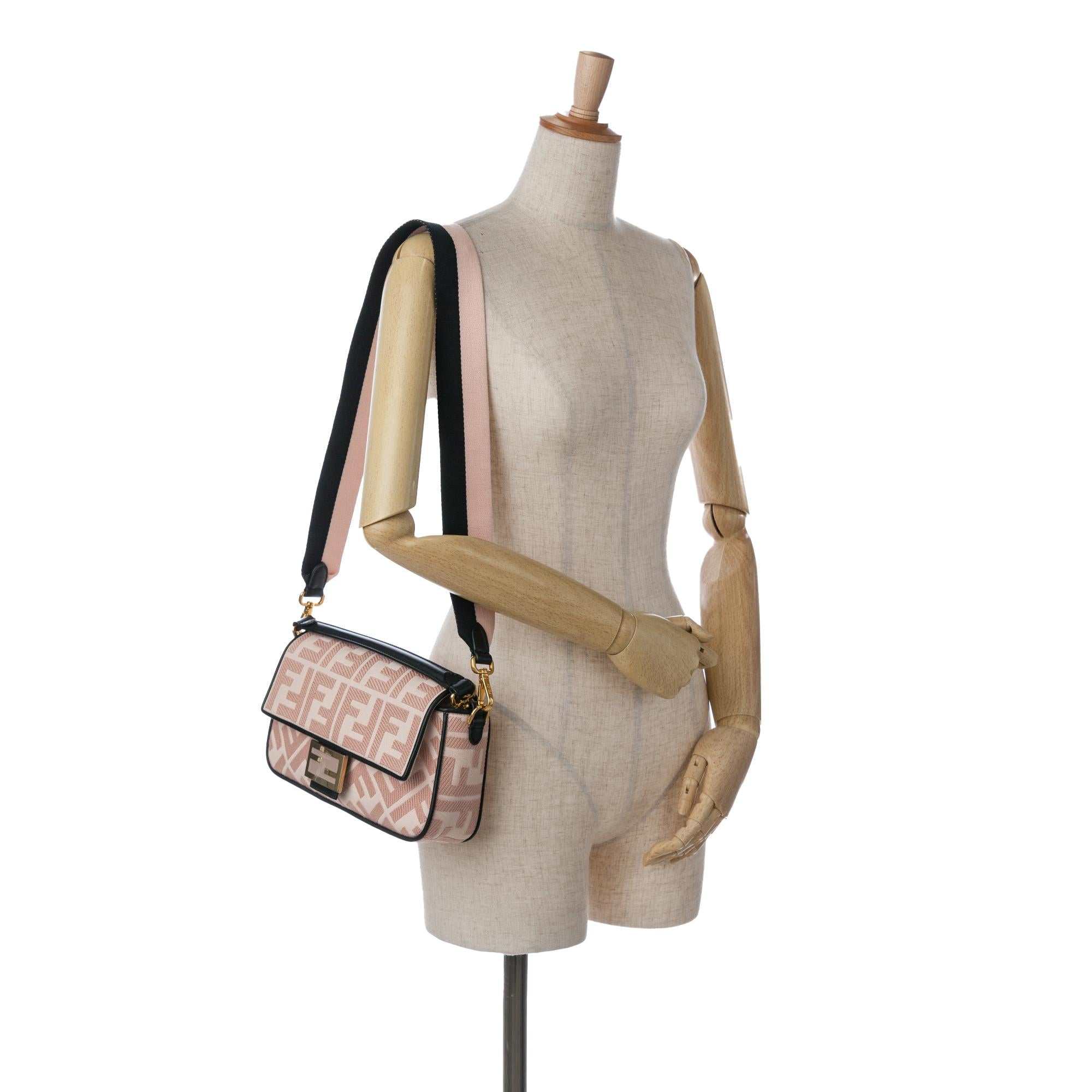 Fendi Zucca Embroidered Baguette Satchel (SHG-3Y1aJA)