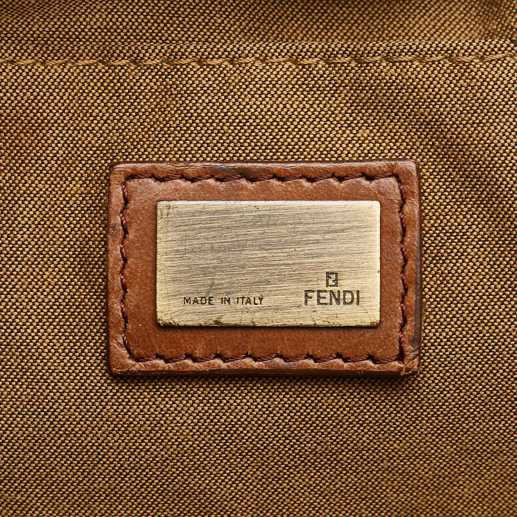 Fendi Zucca  Handbag (SHG-UA8E6t)