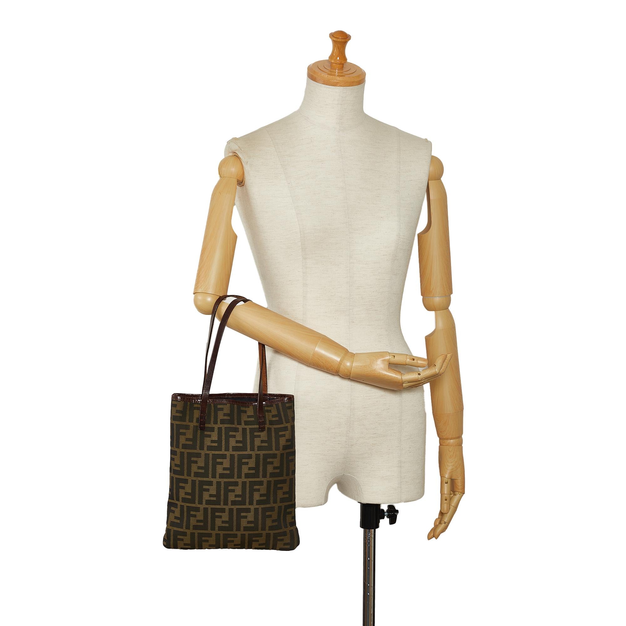 Fendi Zucca Handbag (SHG-do2rrW)