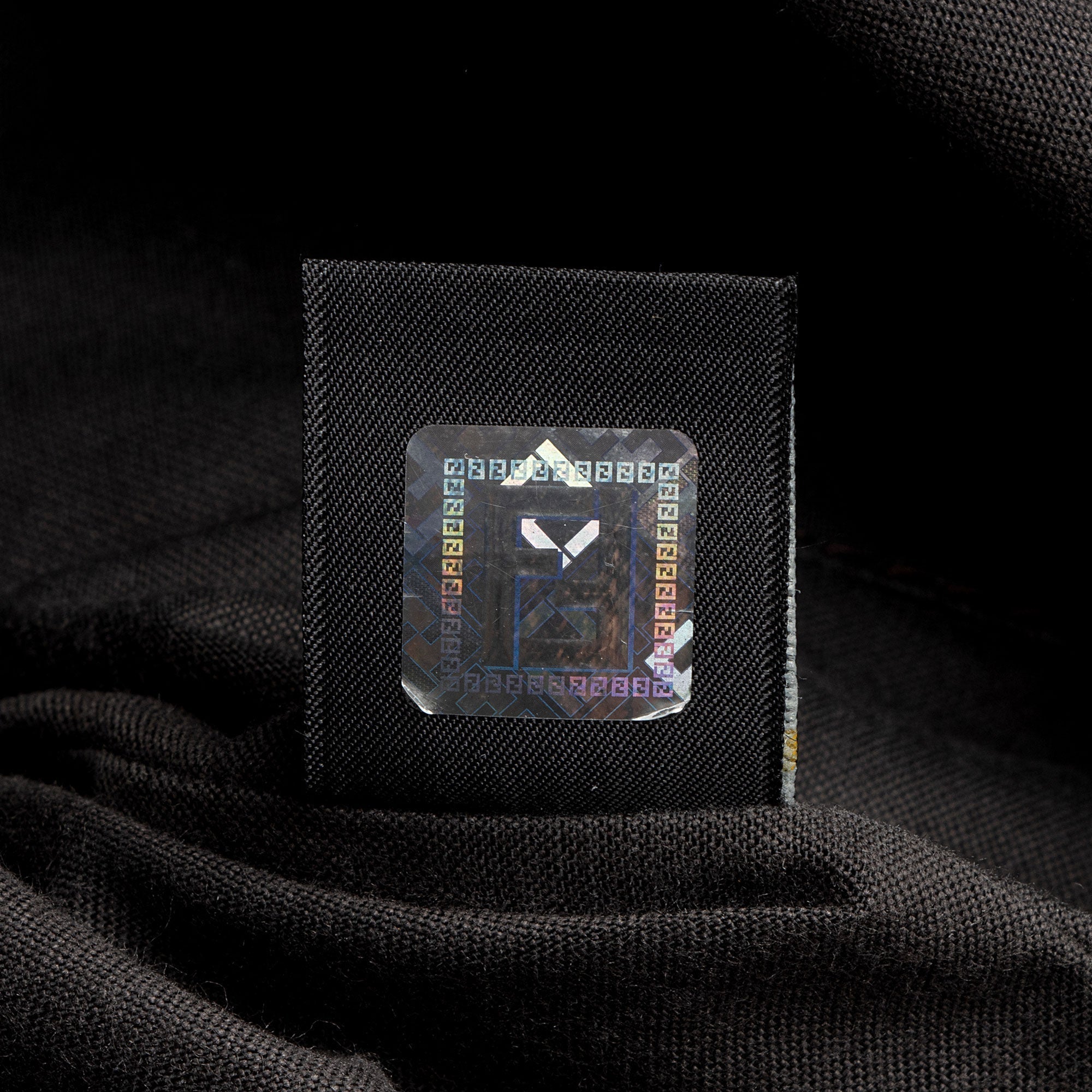 Fendi Zucca Large Convertible Tote (SHF-kcMUot)