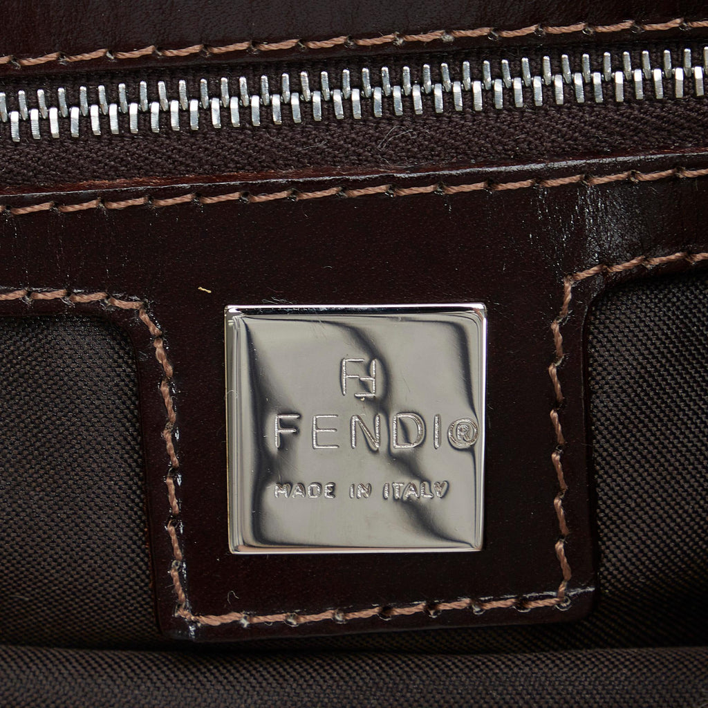 Fendi Zucca Mamma Baguette (SHG-IAVesD)