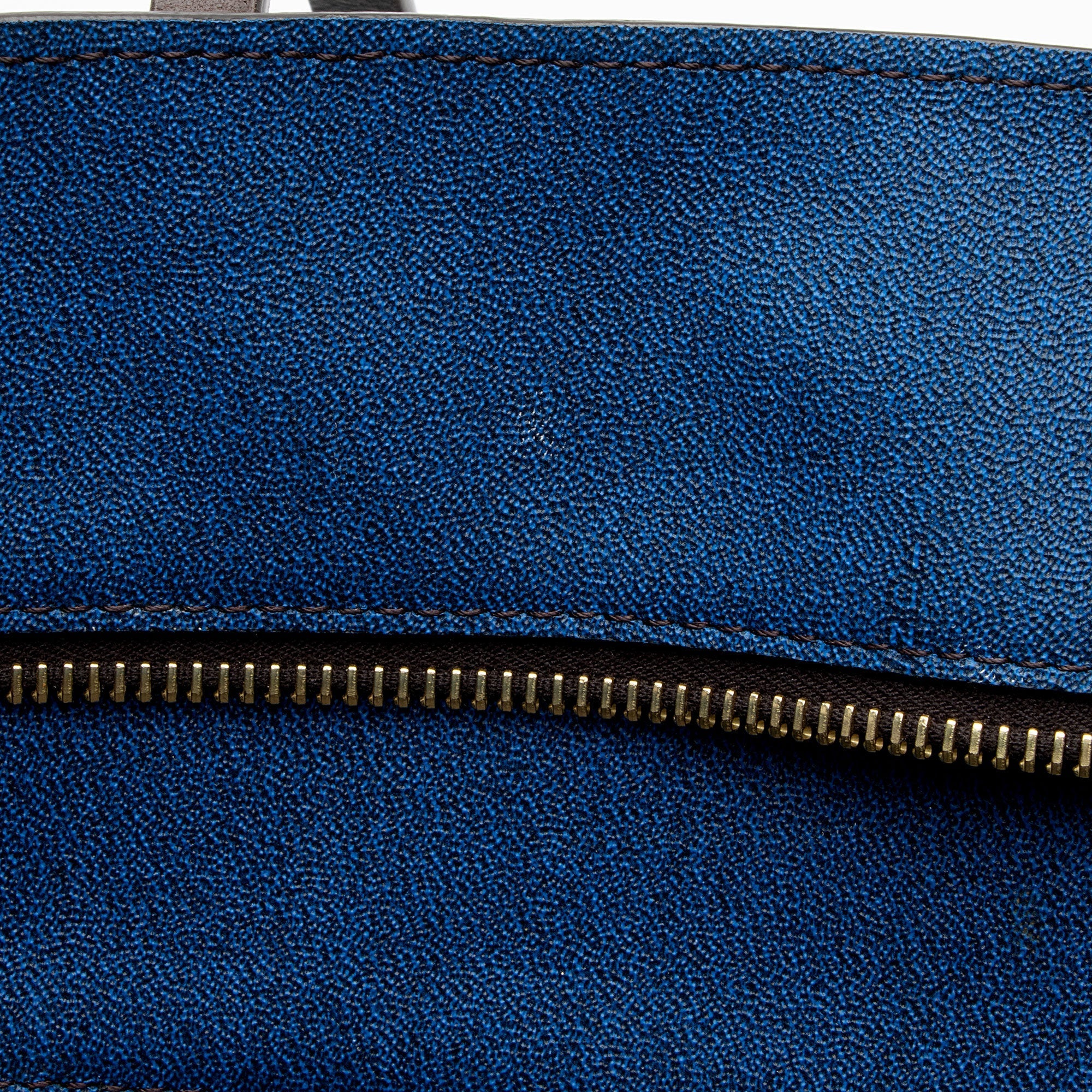 Fendi Zucca Medium Roll Tote (SHF-cWt25e)