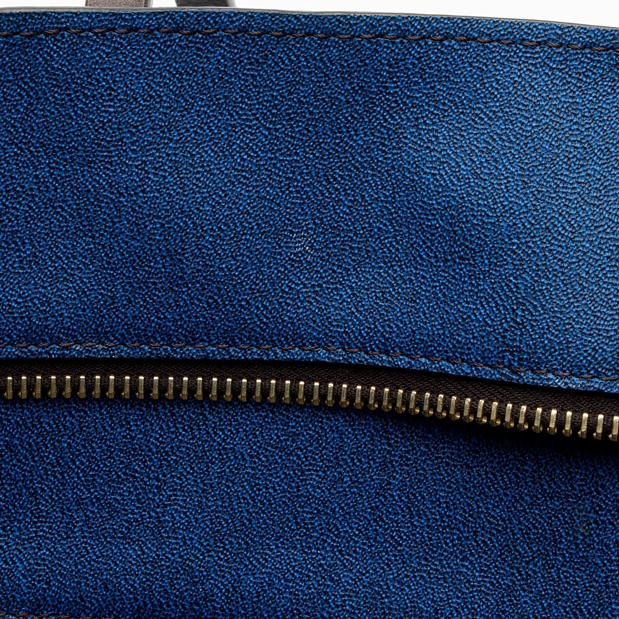 Fendi Zucca Medium Roll Tote (SHF-cWt25e)