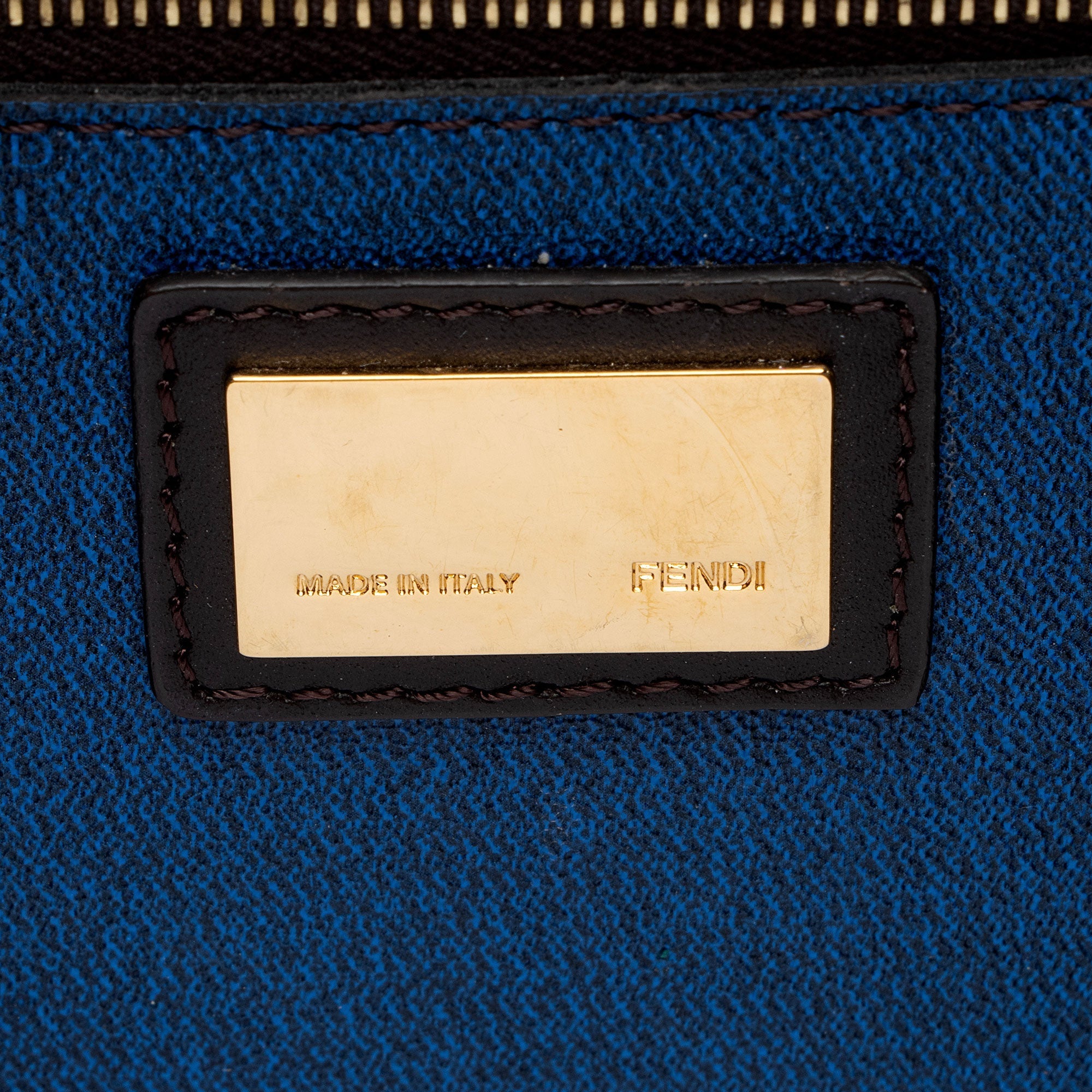 Fendi Zucca Medium Roll Tote (SHF-cWt25e)