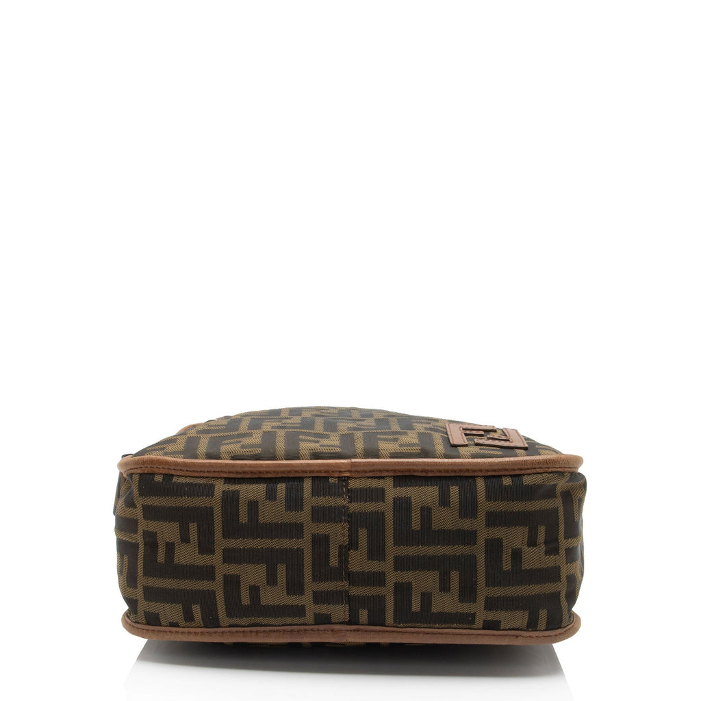 Fendi Zucca Canvas Zip Messenger (SHF-atYduB)