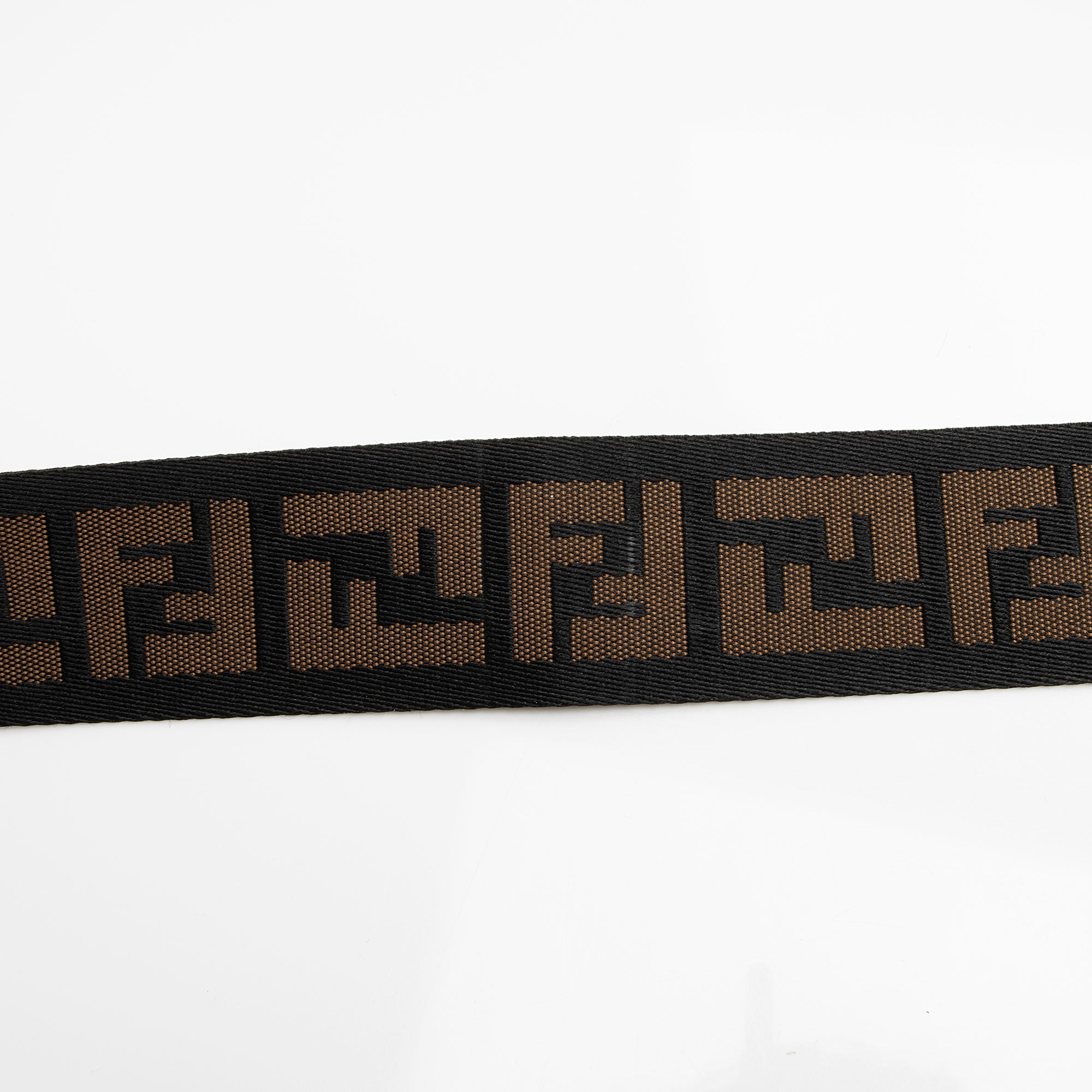 Fendi Zucca Canvas Zip Messenger (SHF-atYduB)