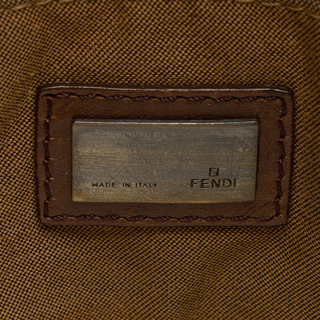 Fendi Zucca Canvas Zip Messenger (SHF-atYduB)
