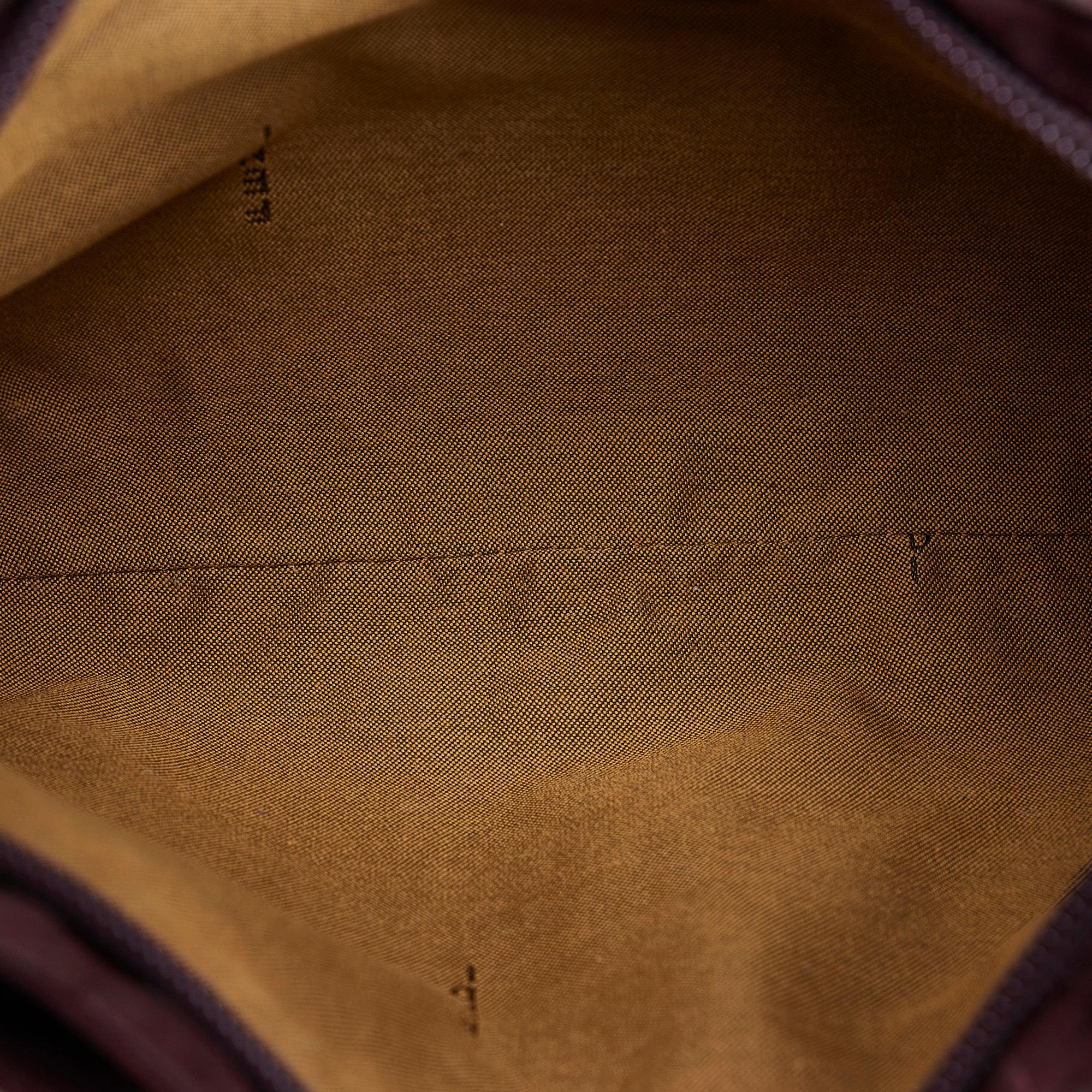 Fendi Zucca Pochette (SHG-OshmBC)