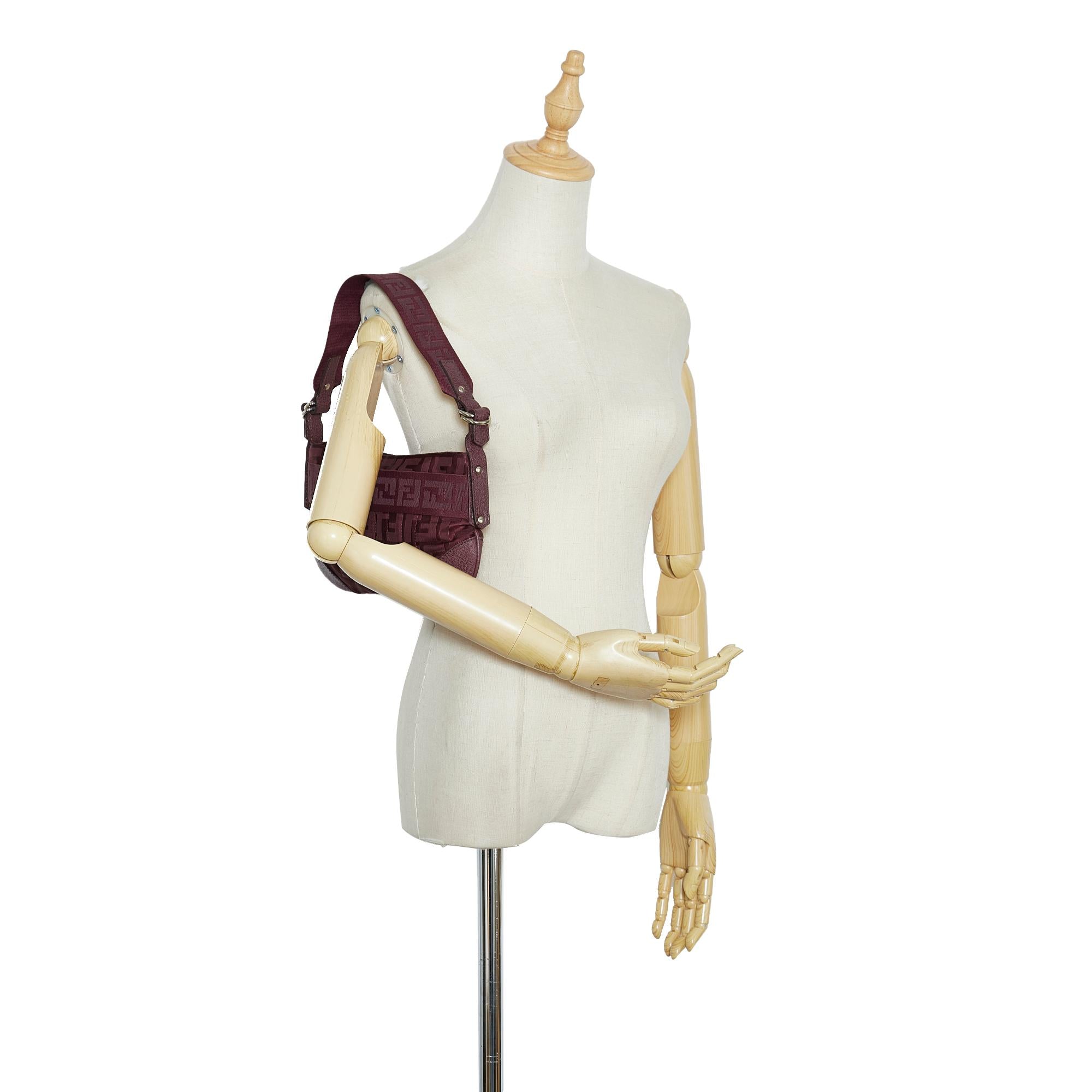 Fendi Zucca Pochette (SHG-OshmBC)