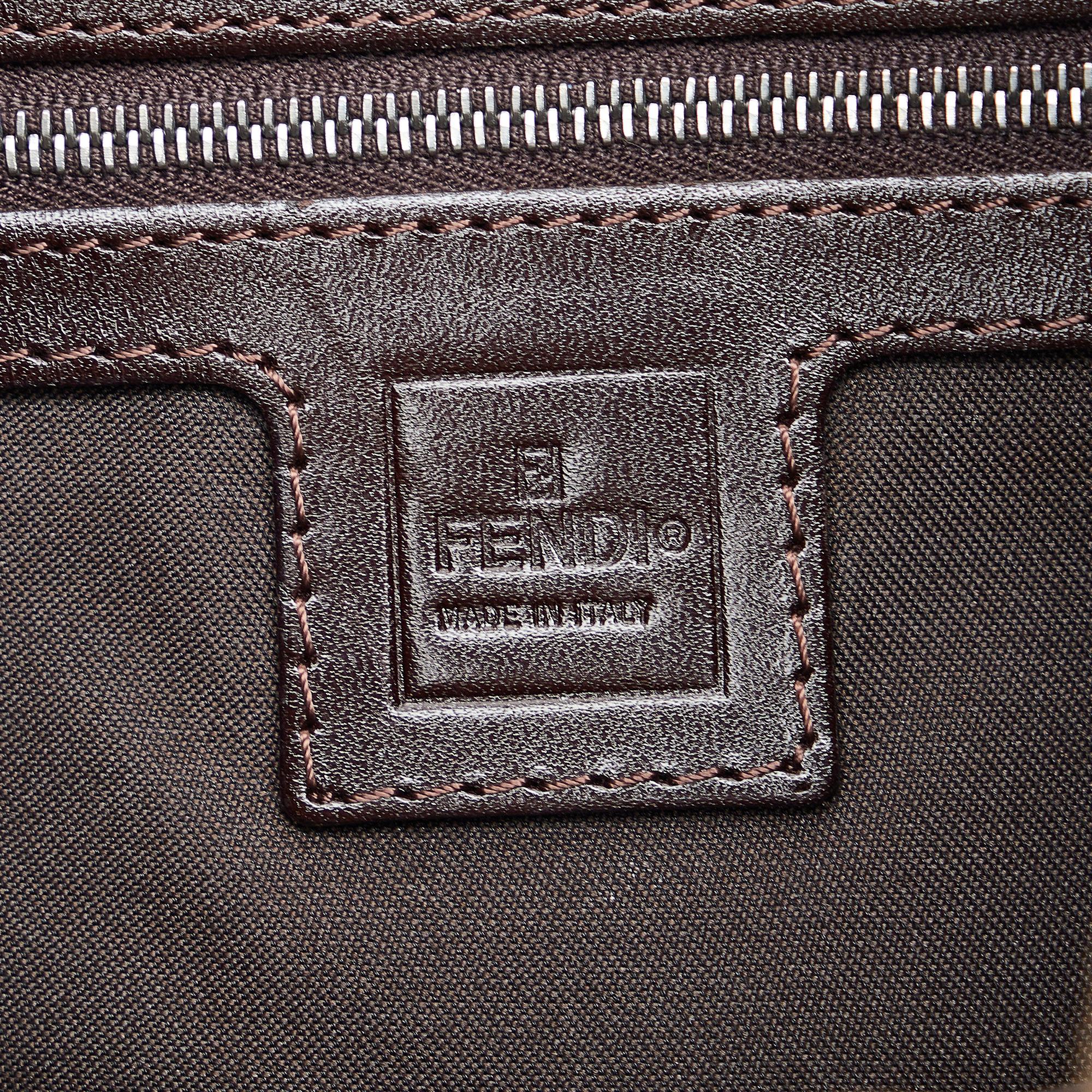 Fendi Zucca Shoulder Bag (SHG-Wr82UX)