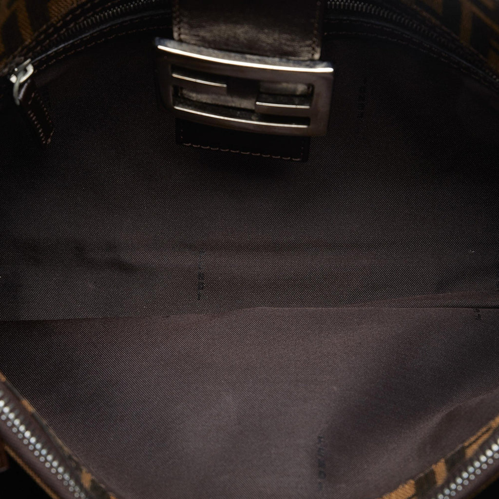 Fendi Zucca Shoulder Bag (SHG-2x11Rq)
