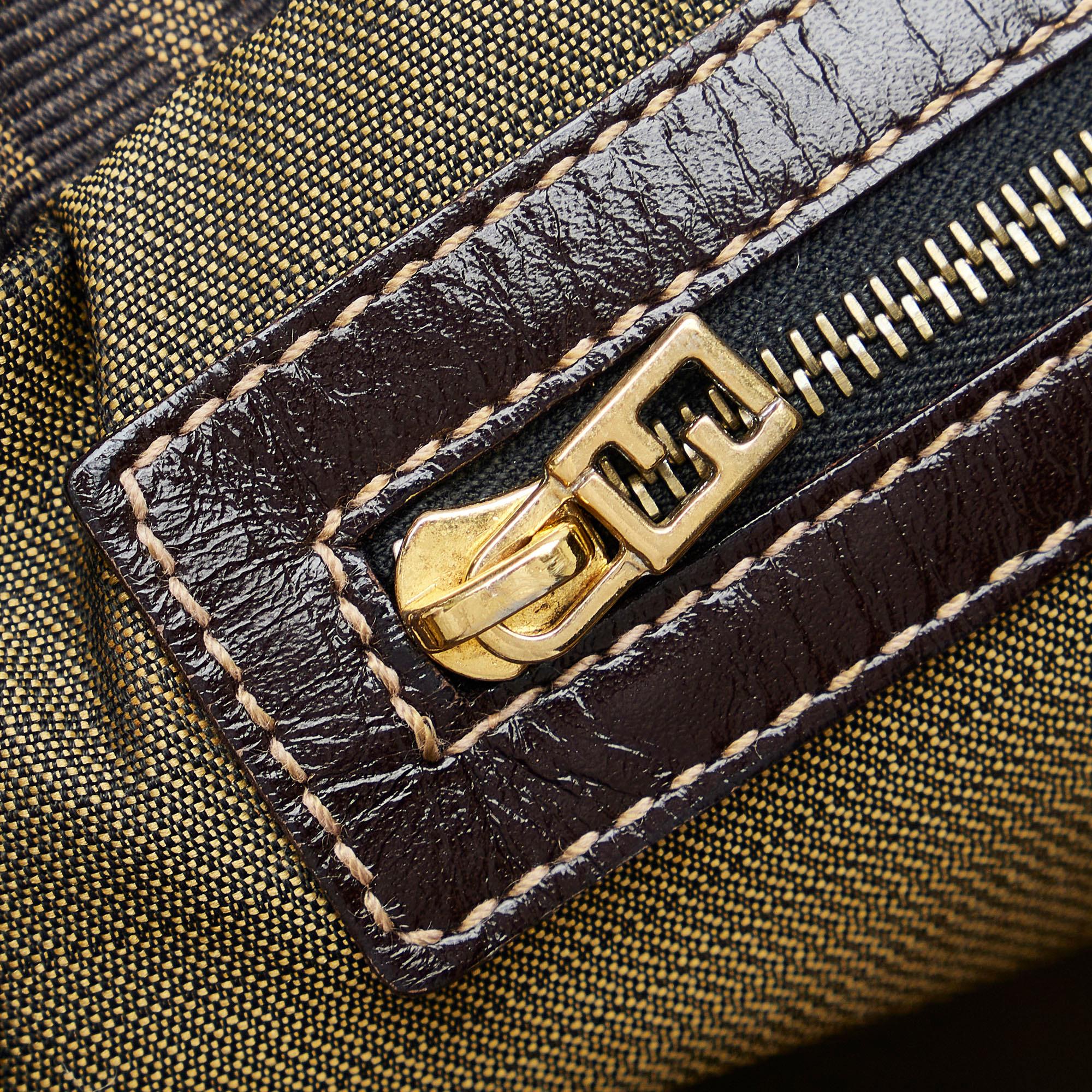 Fendi Zucca Tote Bag (SHG-YvxvYG)
