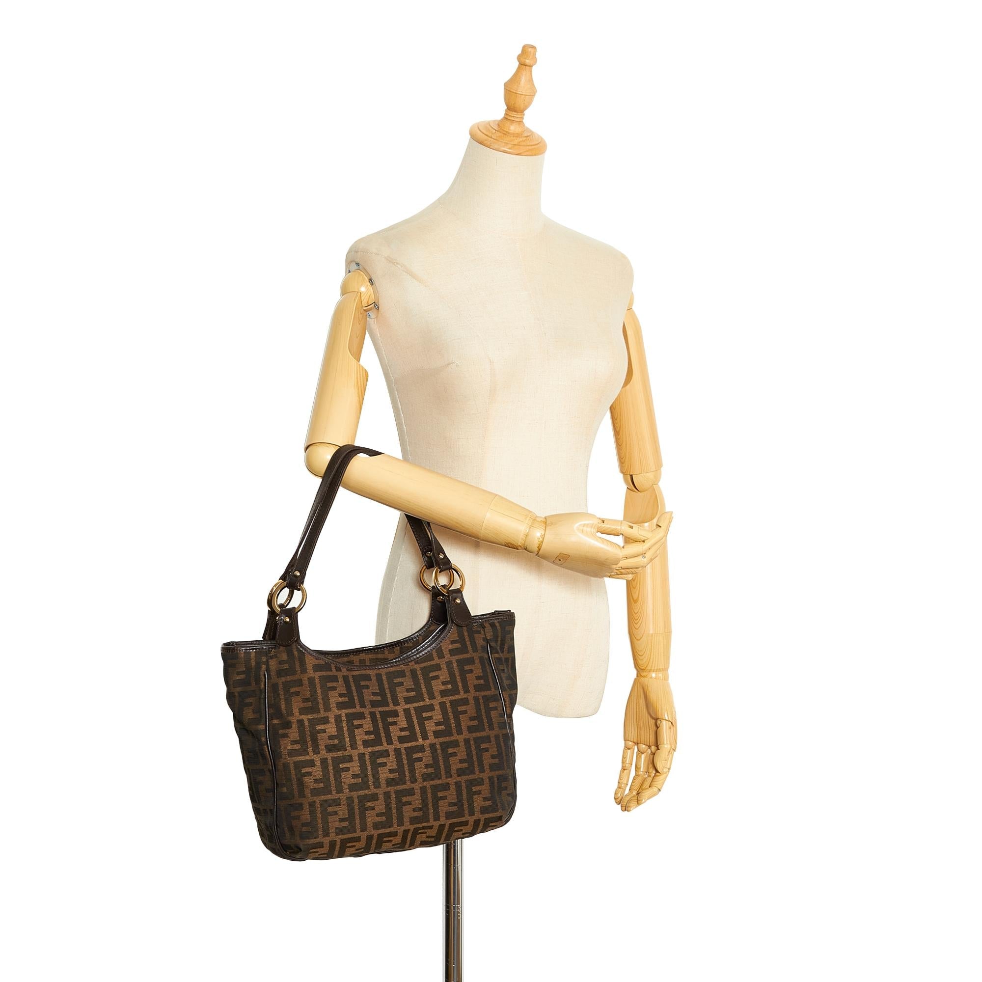 Fendi Zucca Tote (SHG-oPw2pD)