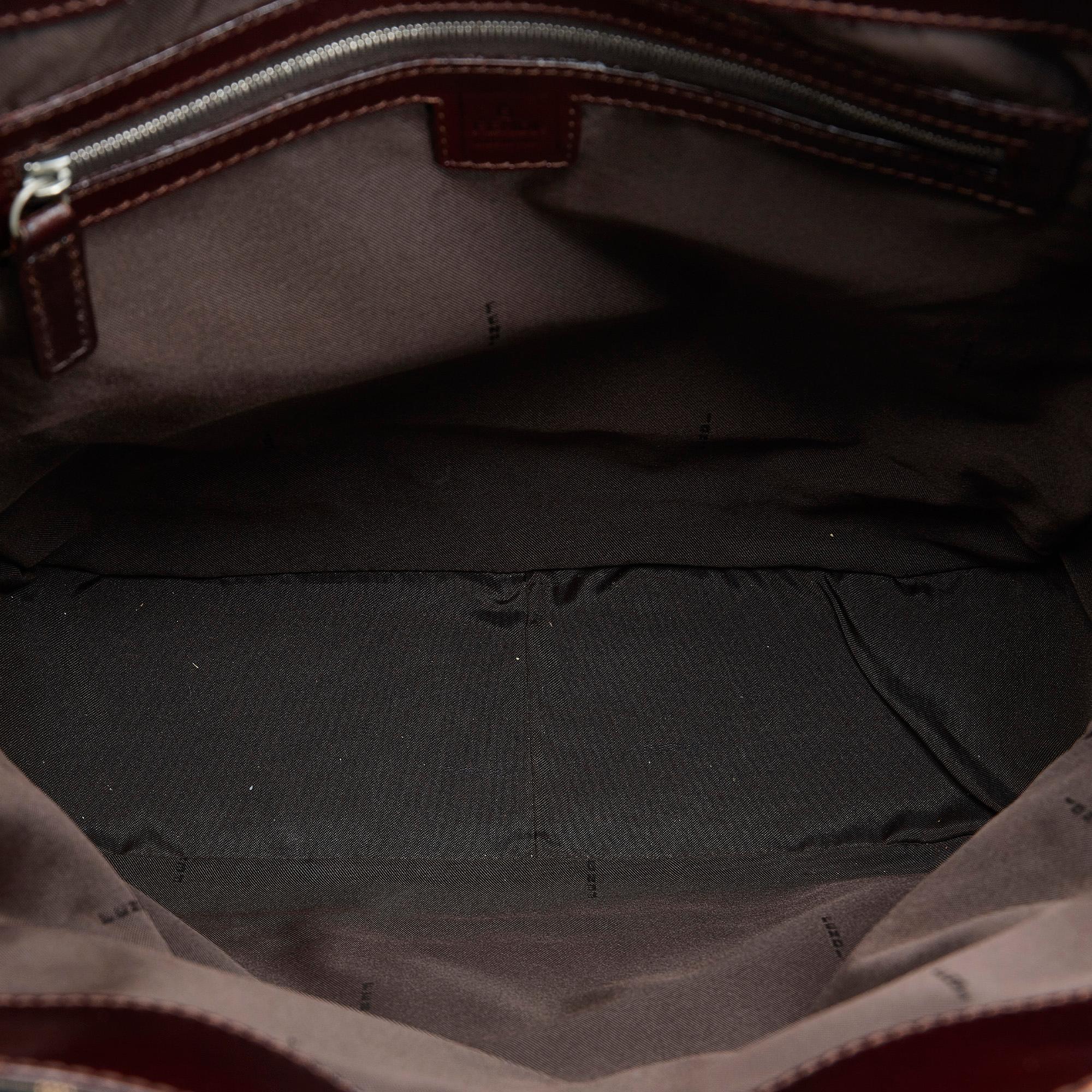Fendi Zucca Tote (SHG-EXy5Rn)